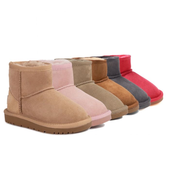 UGG OZWEAR Kids Mini Boots Water Resistant